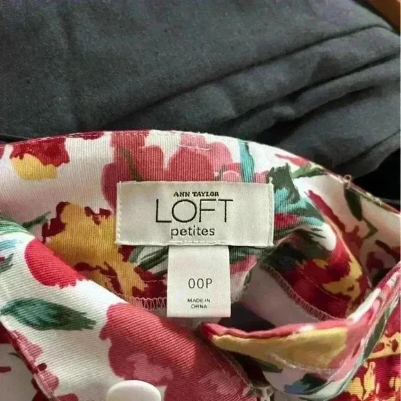 EUC Loft Vibrant Floral Mini Skirt Size 00 Petite - Picture 8 of 11